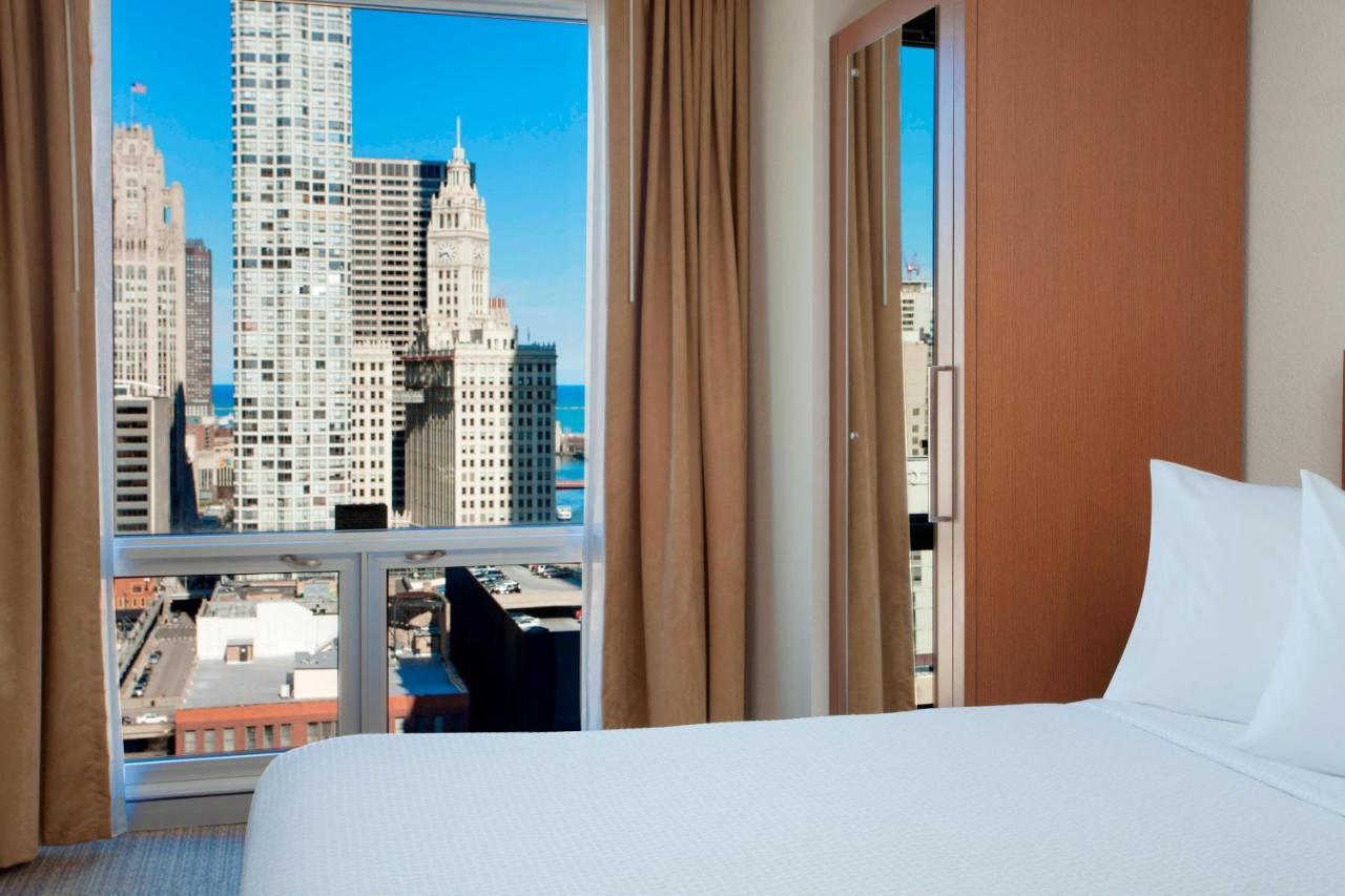 Springhill Suites Chicago Downtown/River North Екстериор снимка