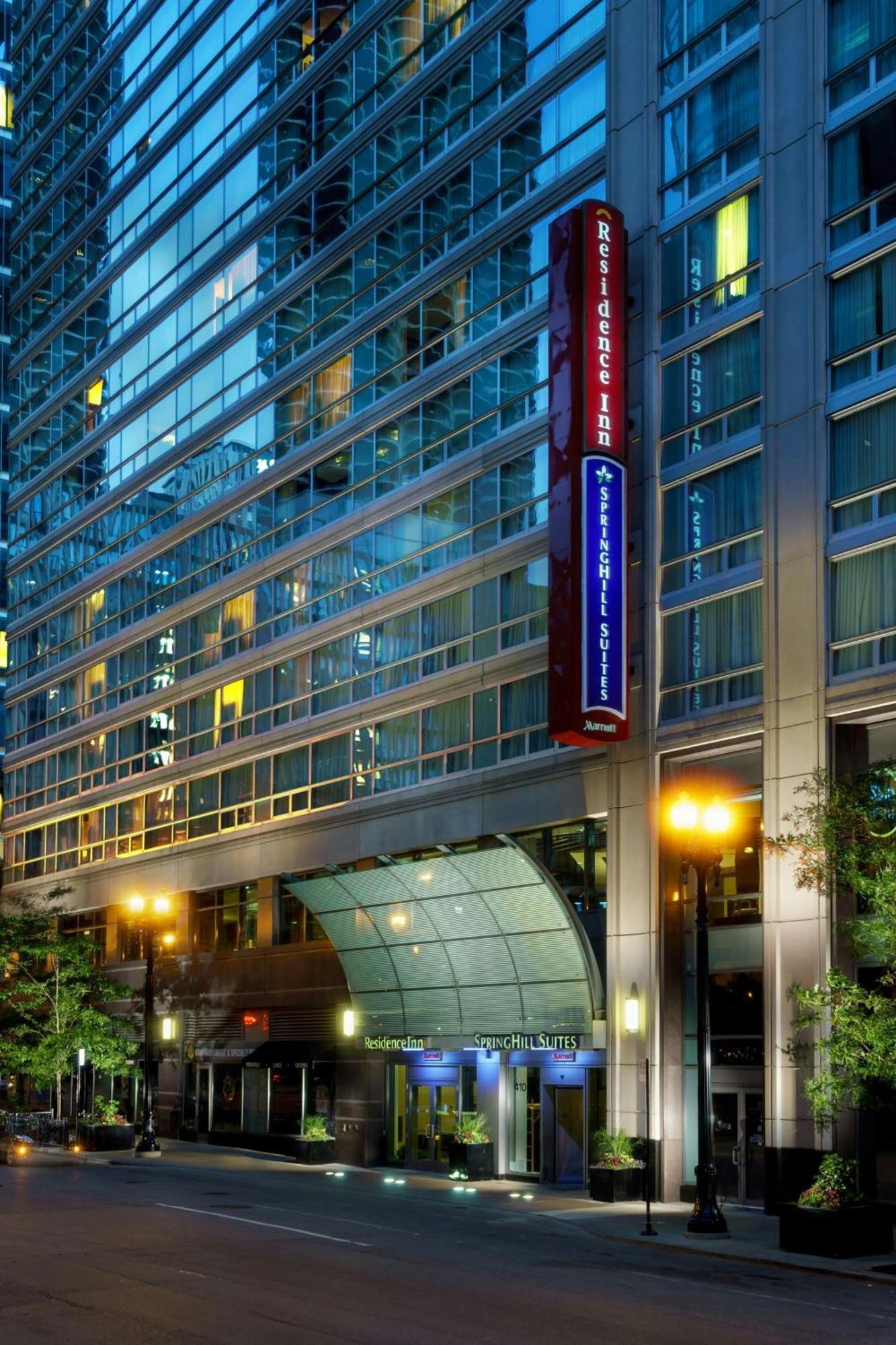 Springhill Suites Chicago Downtown/River North Екстериор снимка