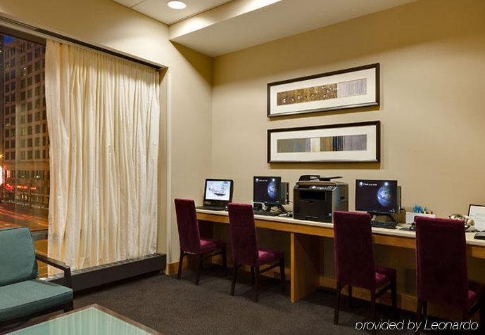 Springhill Suites Chicago Downtown/River North Съоръжения снимка